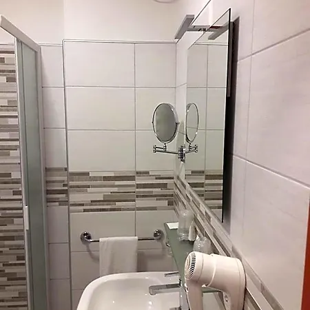 酒店 & 