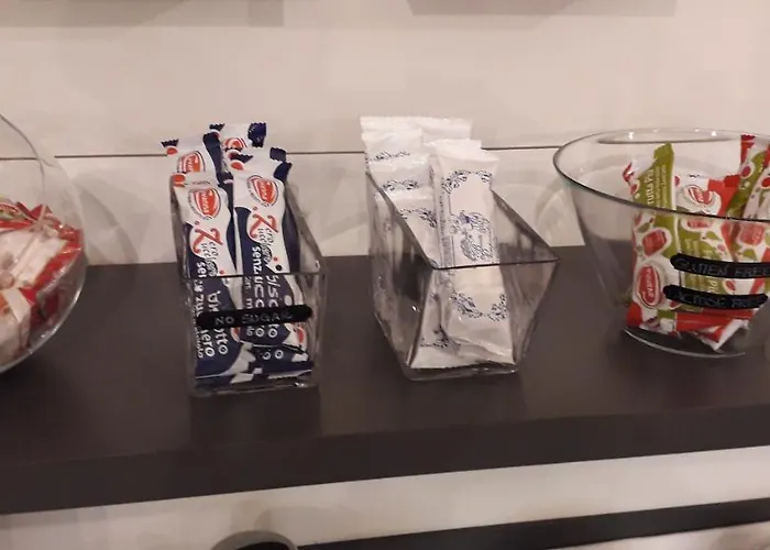 Hotel & 